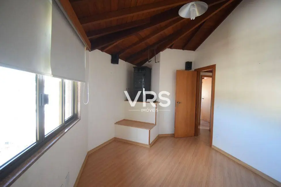 Cobertura com 5 quartos à venda, 176m2 em Várzea, Teresopolis - RJ - imagem 7 Foto 7 de Cobertura com 5 quartos à venda, 176m2 em Várzea, Teresopolis - RJ