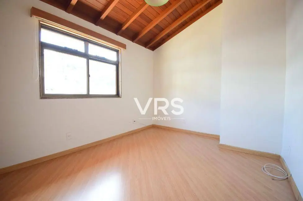 Cobertura com 5 quartos à venda, 176m2 em Várzea, Teresopolis - RJ - imagem 8 Foto 8 de Cobertura com 5 quartos à venda, 176m2 em Várzea, Teresopolis - RJ