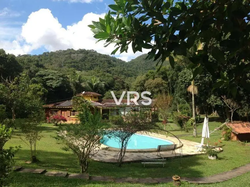 Casa com 7 quartos à venda, 8000m2 em Albuquerque, Teresopolis - RJ - imagem 3 Foto 3 de Casa com 7 quartos à venda, 8000m2 em Albuquerque, Teresopolis - RJ