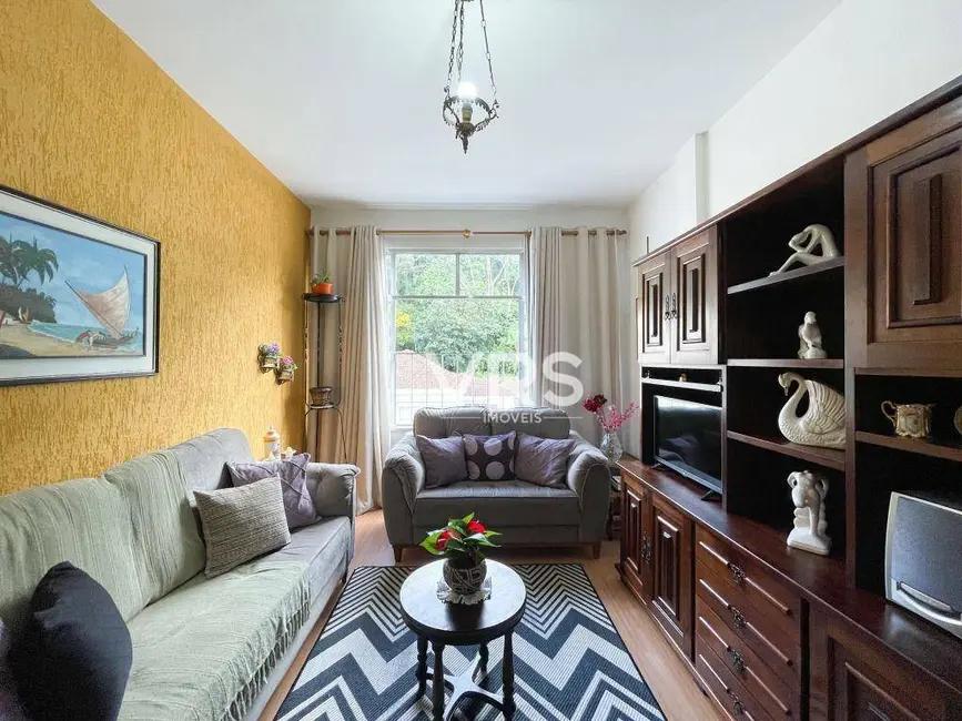 Foto 2 de Apartamento com 2 quartos à venda, 52m2 em Várzea, Teresopolis - RJ