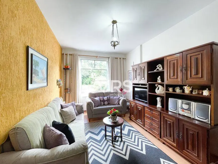 Foto 1 de Apartamento com 2 quartos à venda, 52m2 em Várzea, Teresopolis - RJ