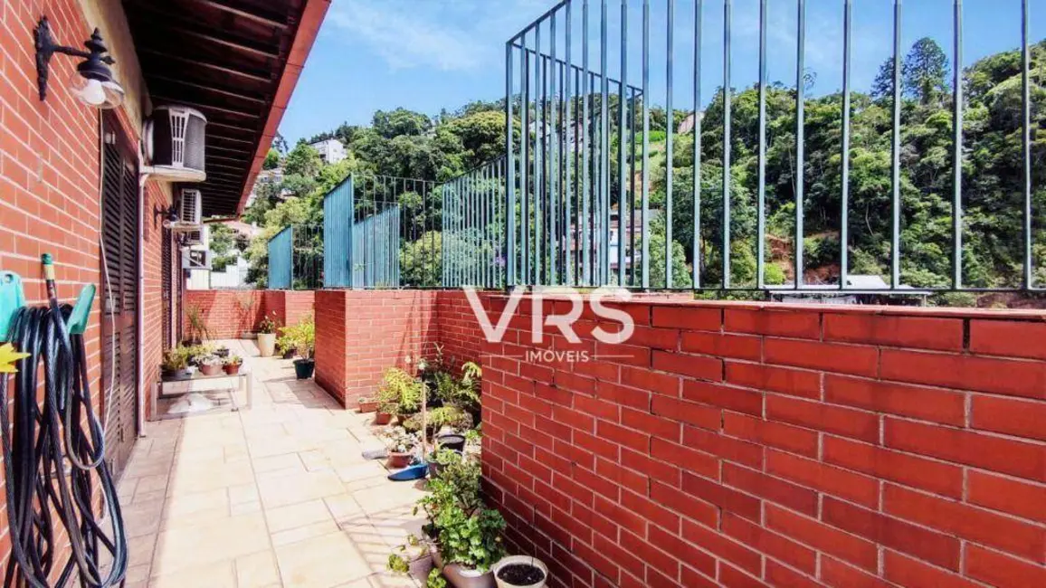 Cobertura com 4 quartos à venda, 240m2 em Agriões, Teresopolis - RJ - imagem 8 Foto 8 de Cobertura com 4 quartos à venda, 240m2 em Agriões, Teresopolis - RJ