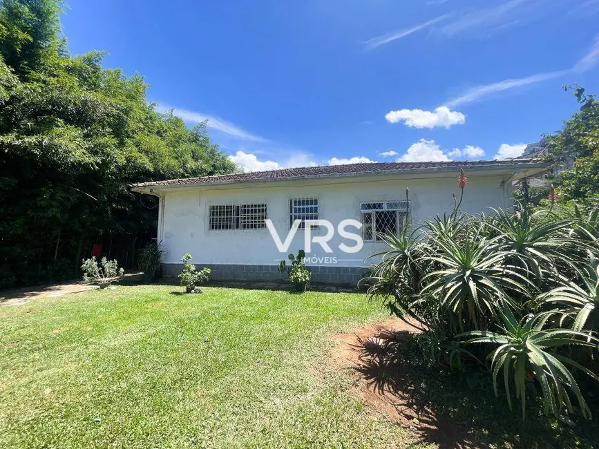 Foto 3 de Casa com 3 quartos à venda, 536m2 em Barroso, Teresopolis - RJ