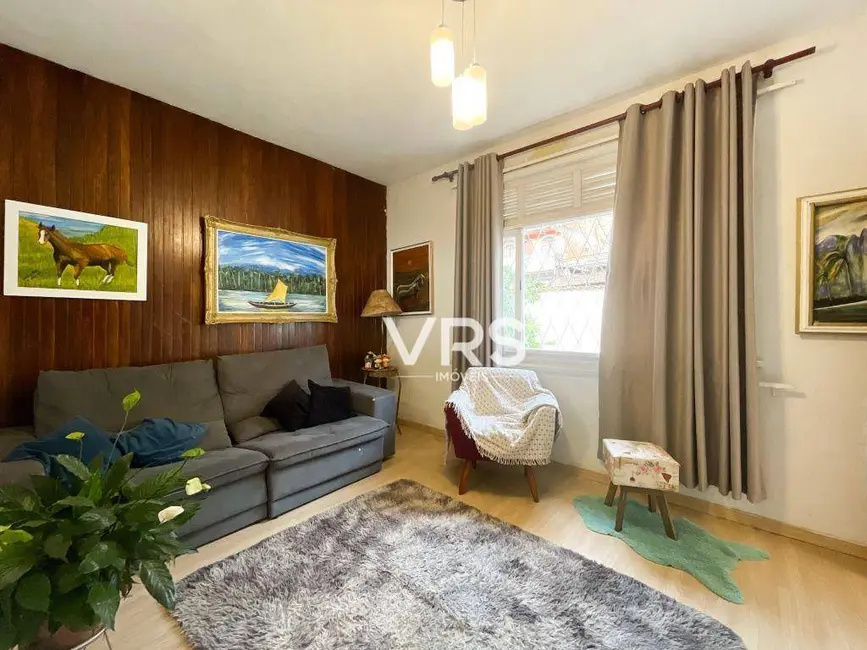 Foto 5 de Casa com 3 quartos à venda, 536m2 em Barroso, Teresopolis - RJ