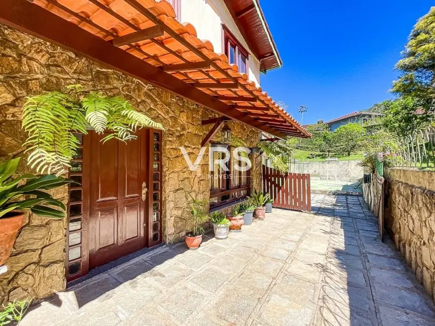 Casa de Condomínio com 5 quartos à venda, 1245m2 em Carlos Guinle, Teresopolis - RJ - imagem 3 Foto 3 de Casa de Condomínio com 5 quartos à venda, 1245m2 em Carlos Guinle, Teresopolis - RJ