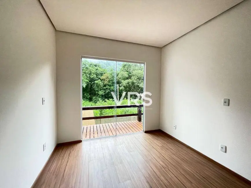 Foto 7 de Casa com 5 quartos à venda, 230m2 em Granja Guarani, Teresopolis - RJ