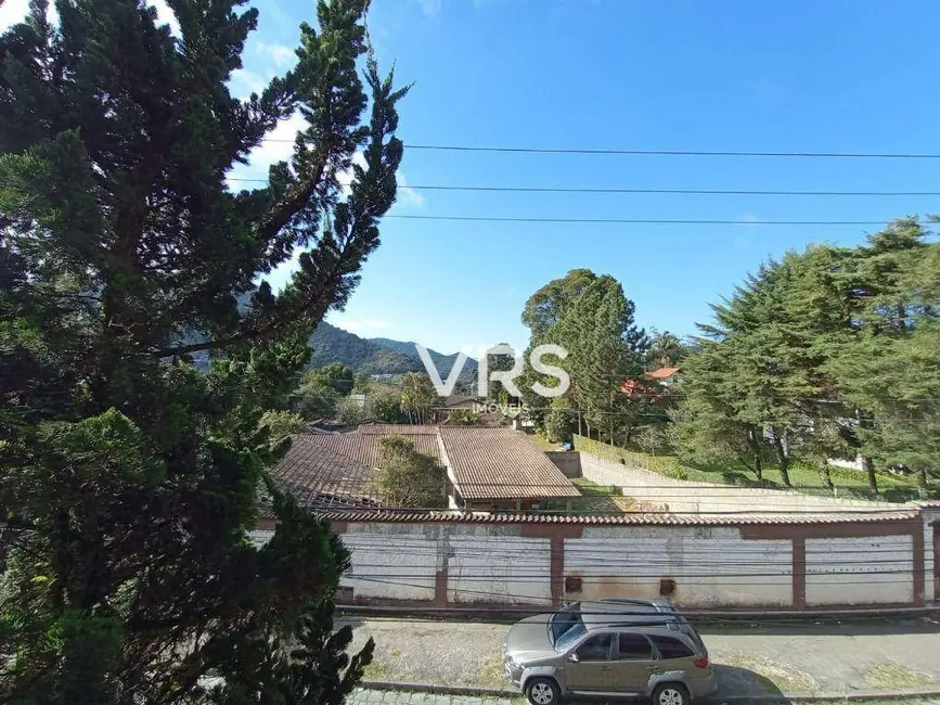 Casa com 4 quartos à venda, 197m2 em Granja Guarani, Teresopolis - RJ - imagem 3 Foto 3 de Casa com 4 quartos à venda, 197m2 em Granja Guarani, Teresopolis - RJ