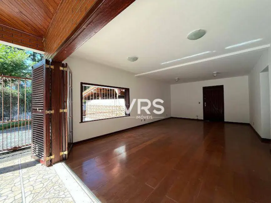 Casa com 2 quartos à venda, 374m2 em Araras, Teresopolis - RJ - imagem 8 Foto 8 de Casa com 2 quartos à venda, 374m2 em Araras, Teresopolis - RJ