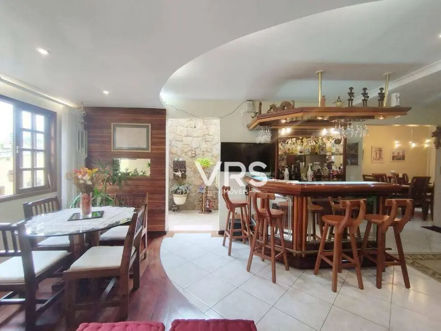 Foto 8 de Casa com 5 quartos à venda, 416m2 em Jardim Cascata, Teresopolis - RJ