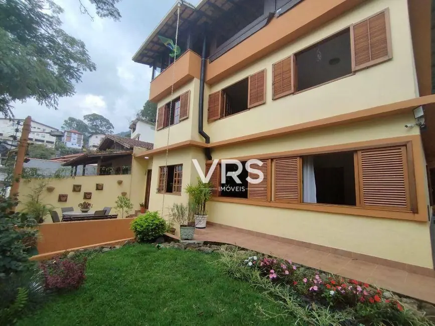 Foto 1 de Casa com 5 quartos à venda, 416m2 em Jardim Cascata, Teresopolis - RJ