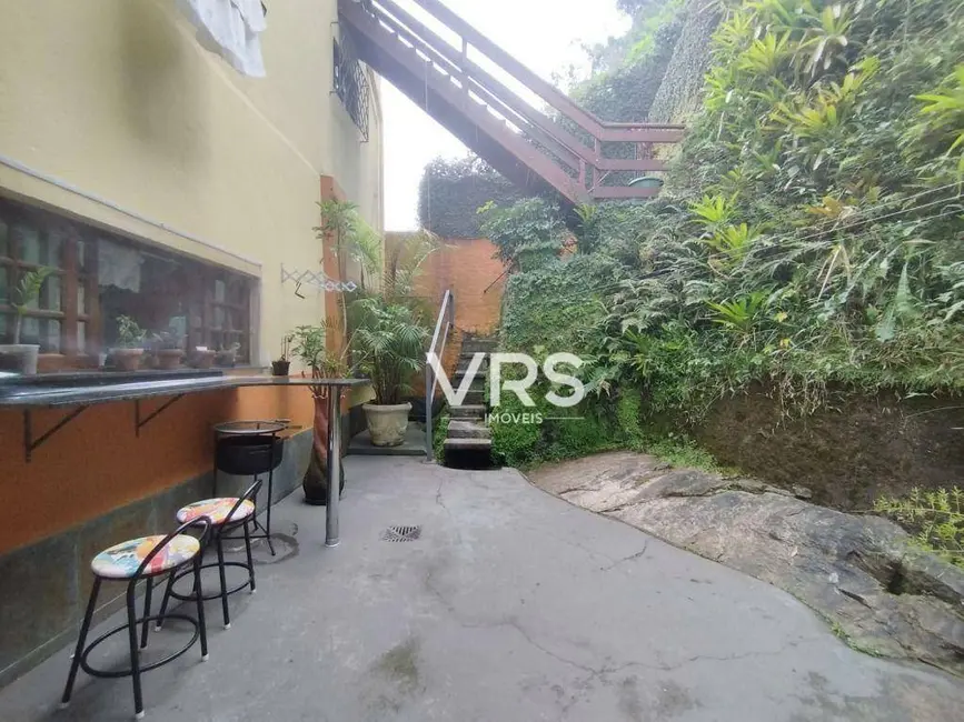 Foto 5 de Casa com 5 quartos à venda, 416m2 em Jardim Cascata, Teresopolis - RJ