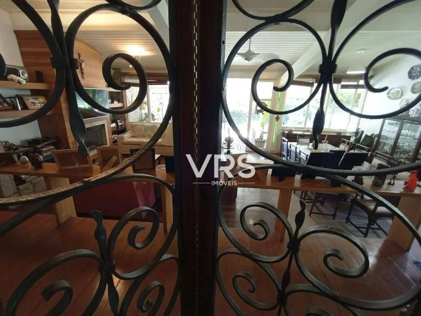 Foto 8 de Casa com 5 quartos à venda, 1296m2 em Albuquerque, Teresopolis - RJ
