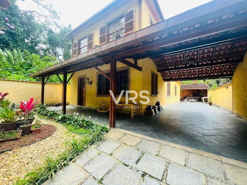 Foto 1 de Casa com 4 quartos à venda, 302m2 em Agriões, Teresopolis - RJ