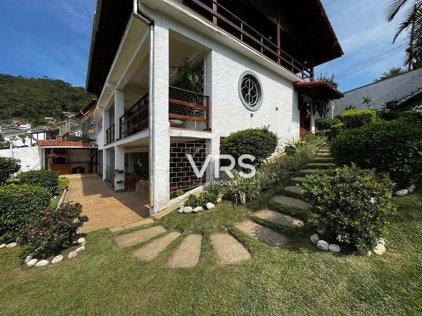 Casa com 5 quartos à venda, 900m2 em Jardim Cascata, Teresopolis - RJ - imagem 1 Foto 1 de Casa com 5 quartos à venda, 900m2 em Jardim Cascata, Teresopolis - RJ