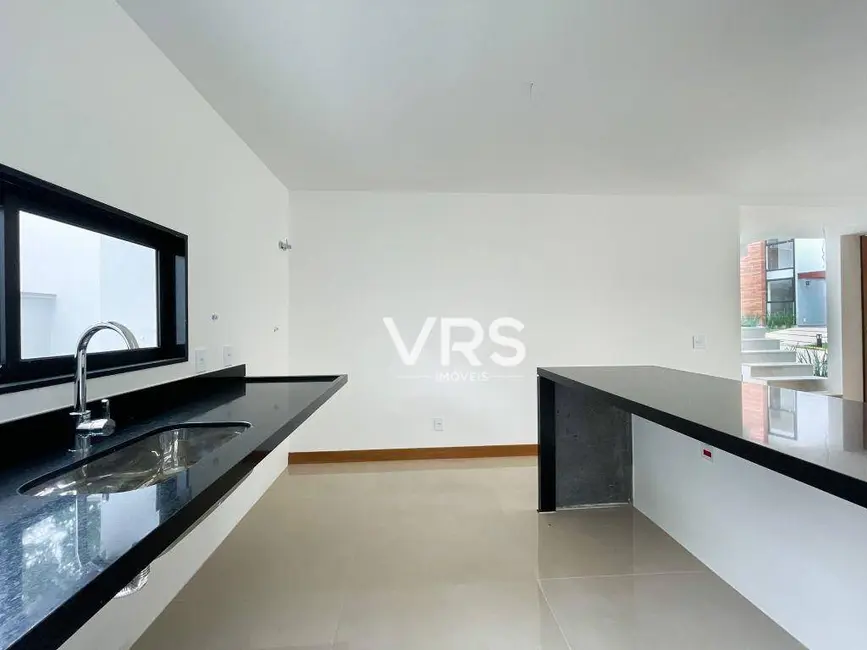 Foto 6 de Casa de Condomínio com 4 quartos à venda, 250m2 em Tijuca, Teresopolis - RJ