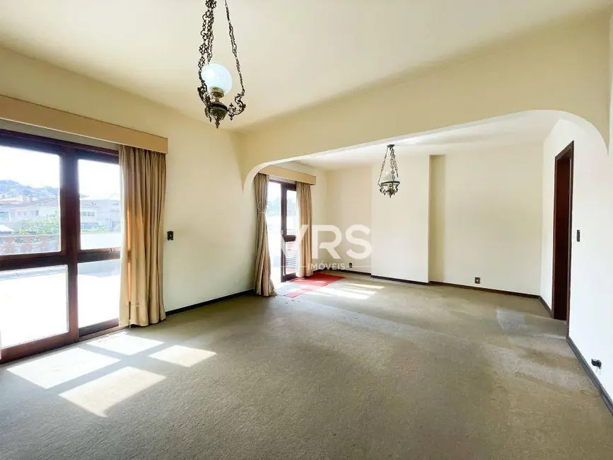 Cobertura com 4 quartos à venda, 168m2 em Taumaturgo, Teresopolis - RJ - imagem 5 Foto 5 de Cobertura com 4 quartos à venda, 168m2 em Taumaturgo, Teresopolis - RJ