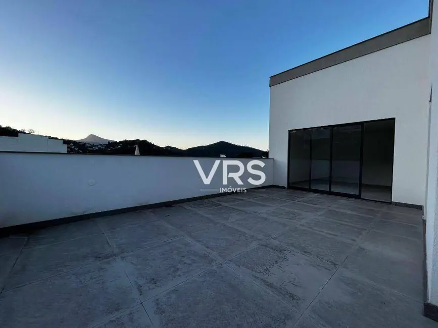 Cobertura com 3 quartos à venda, 157m2 em Várzea, Teresopolis - RJ - imagem 3 Foto 3 de Cobertura com 3 quartos à venda, 157m2 em Várzea, Teresopolis - RJ
