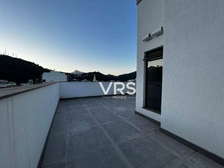 Cobertura com 3 quartos à venda, 157m2 em Várzea, Teresopolis - RJ - imagem 4 Foto 4 de Cobertura com 3 quartos à venda, 157m2 em Várzea, Teresopolis - RJ