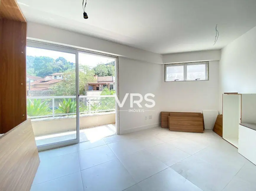 Foto 2 de Apartamento com 1 quarto à venda, 48m2 em Agriões, Teresopolis - RJ