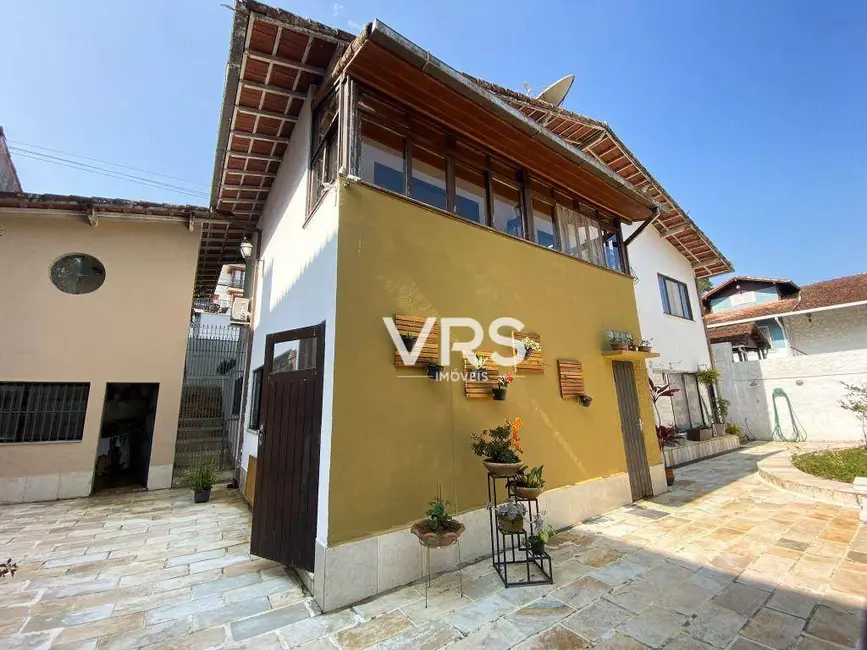 Foto 4 de Casa com 4 quartos à venda, 365m2 em Carlos Guinle, Teresopolis - RJ