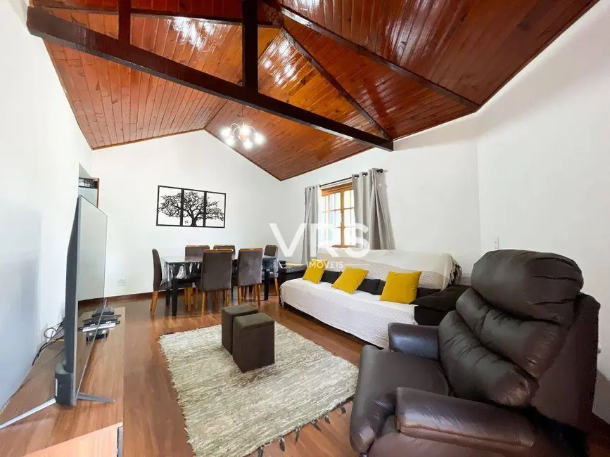 Foto 2 de Casa de Condomínio com 3 quartos à venda, 390m2 em Vargem Grande, Teresopolis - RJ