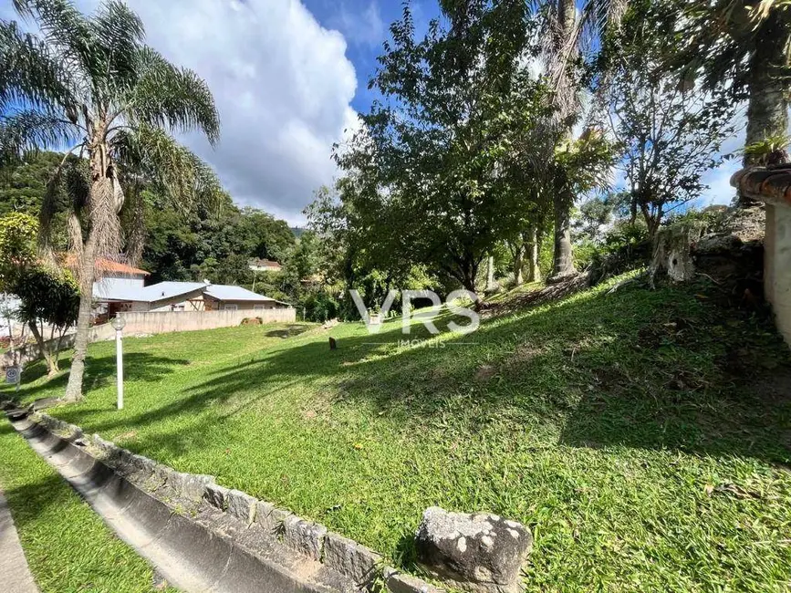 Foto 1 de Terreno / Lote à venda, 422m2 em Posse, Teresopolis - RJ