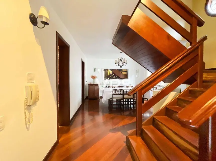 Foto 9 de Casa de Condomínio com 3 quartos à venda, 177m2 em Várzea, Teresopolis - RJ