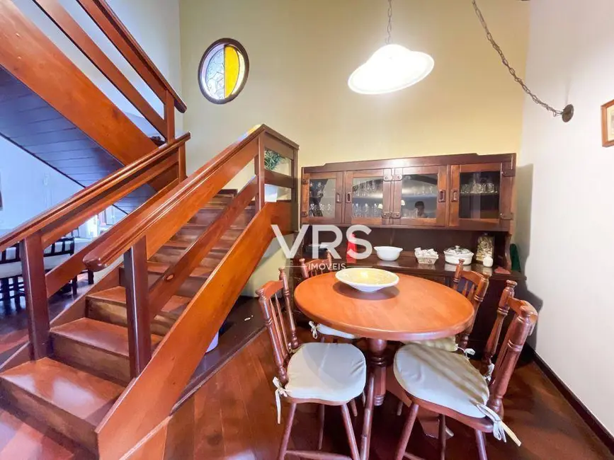 Foto 8 de Casa de Condomínio com 3 quartos à venda, 177m2 em Várzea, Teresopolis - RJ