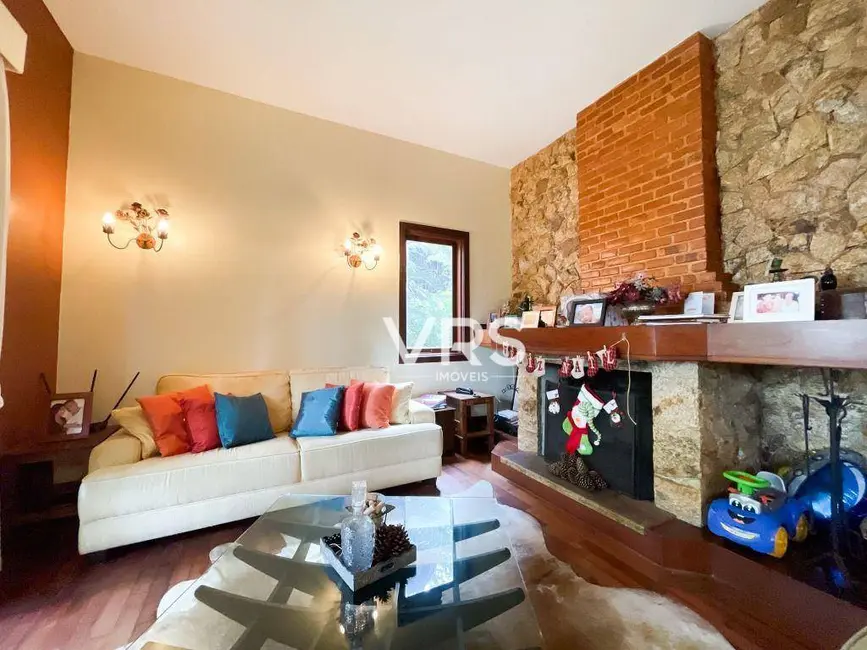 Foto 4 de Casa de Condomínio com 4 quartos à venda, 250m2 em Granja Guarani, Teresopolis - RJ