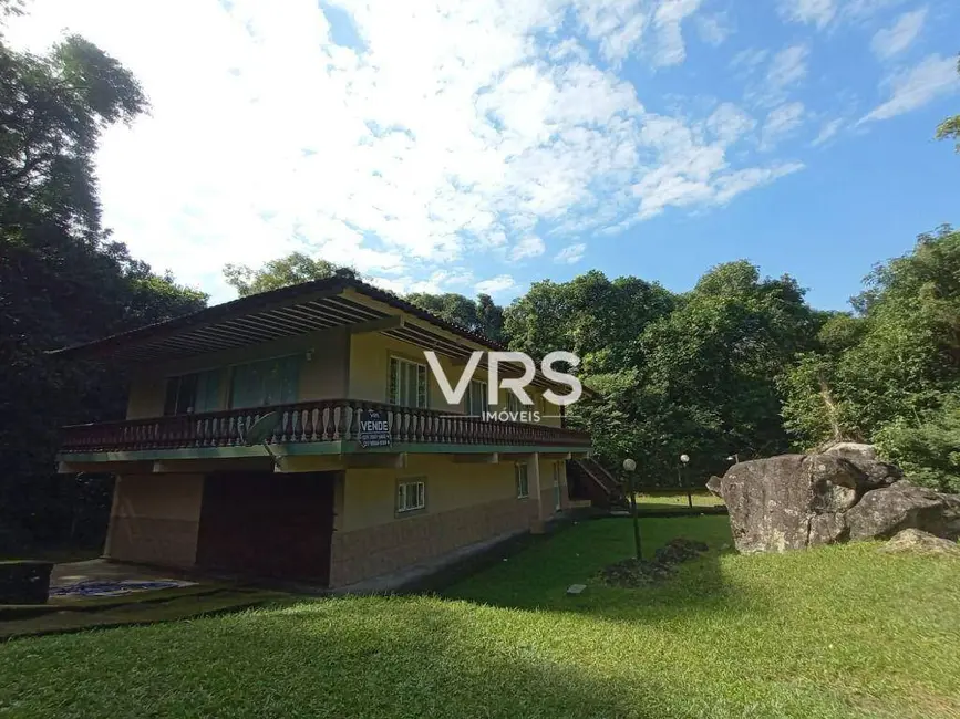 Casa de Condomínio com 3 quartos à venda, 360m2 em Limoeiro, Guapimirim - RJ - imagem 8 Foto 8 de Casa de Condomínio com 3 quartos à venda, 360m2 em Limoeiro, Guapimirim - RJ