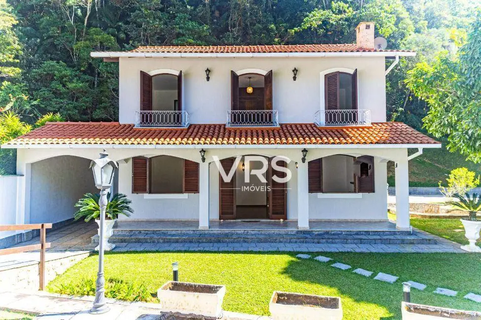 Foto 1 de Casa de Condomínio com 5 quartos à venda e para alugar, 1681m2 em Carlos Guinle, Teresopolis - RJ