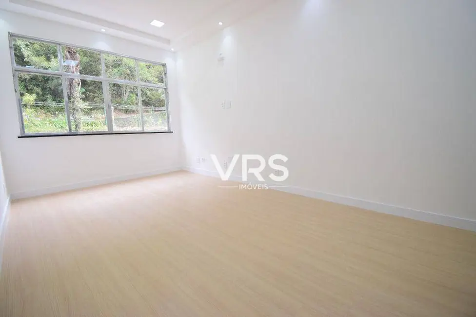 Apartamento com 2 quartos à venda, 49m2 em Várzea, Teresopolis - RJ - imagem 2 Foto 2 de Apartamento com 2 quartos à venda, 49m2 em Várzea, Teresopolis - RJ