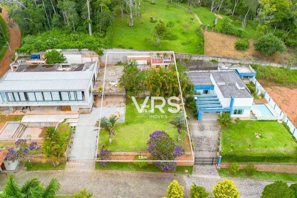 Foto 1 de Terreno / Lote à venda, 576m2 em Golfe, Teresopolis - RJ