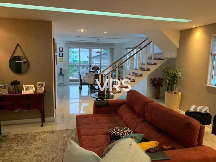 Casa de Condomínio com 4 quartos à venda, 360m2 em Tijuca, Teresopolis - RJ - imagem 3 Foto 3 de Casa de Condomínio com 4 quartos à venda, 360m2 em Tijuca, Teresopolis - RJ