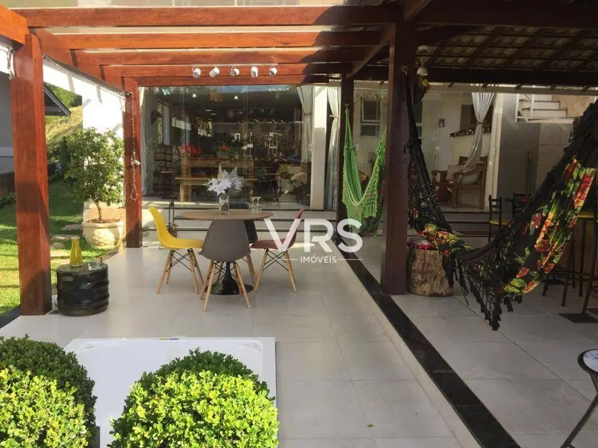 Foto 1 de Casa de Condomínio com 4 quartos à venda, 360m2 em Tijuca, Teresopolis - RJ