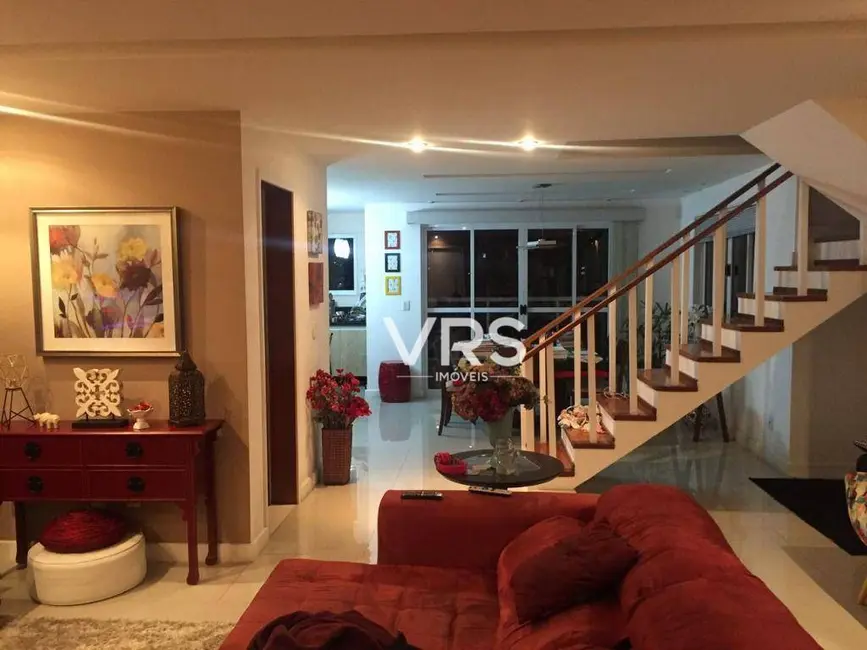 Casa de Condomínio com 4 quartos à venda, 360m2 em Tijuca, Teresopolis - RJ - imagem 4 Foto 4 de Casa de Condomínio com 4 quartos à venda, 360m2 em Tijuca, Teresopolis - RJ