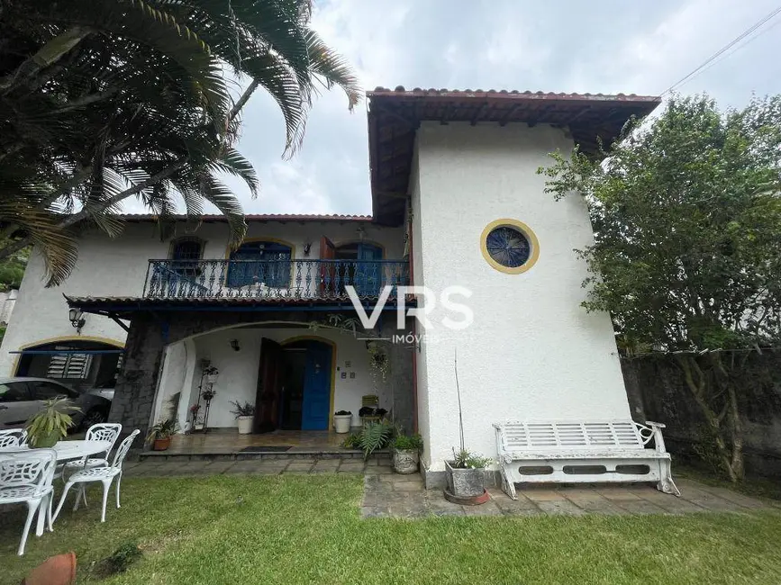 Foto 1 de Casa com 4 quartos à venda, 310m2 em Bom Retiro, Teresopolis - RJ