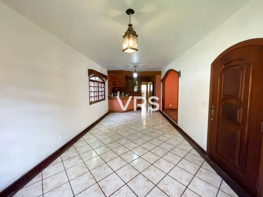 Foto 4 de Casa com 6 quartos à venda e para alugar, 2904m2 em Várzea, Teresopolis - RJ