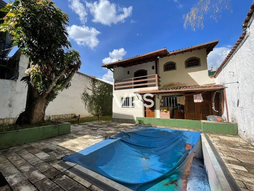 Foto 3 de Casa com 6 quartos à venda e para alugar, 2904m2 em Várzea, Teresopolis - RJ