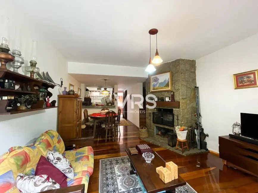 Foto 2 de Apartamento com 2 quartos à venda, 80m2 em Albuquerque, Teresopolis - RJ