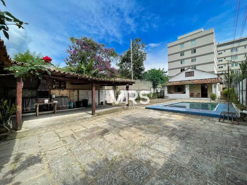 Foto 2 de Casa com 3 quartos à venda, 360m2 em Santa Cecília, Teresopolis - RJ