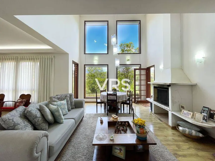 Casa de Condomínio com 4 quartos à venda, 800m2 em Cascata do Imbuí, Teresopolis - RJ - imagem 4 Foto 4 de Casa de Condomínio com 4 quartos à venda, 800m2 em Cascata do Imbuí, Teresopolis - RJ