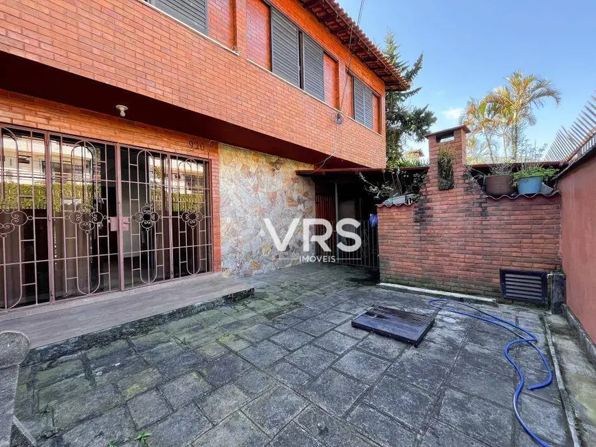 Foto 2 de Casa de Condomínio com 5 quartos à venda, 150m2 em Alto, Teresopolis - RJ