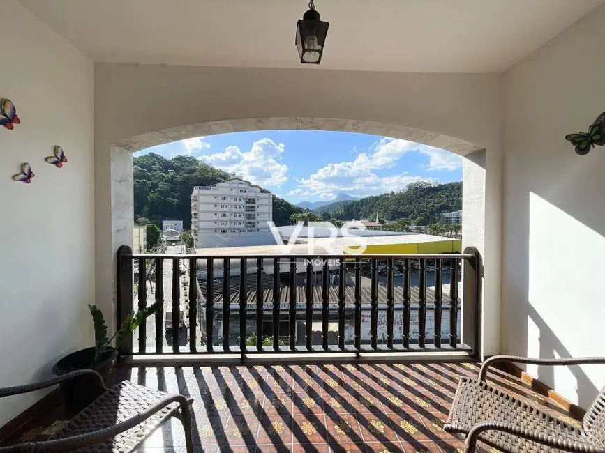 Apartamento com 2 quartos à venda, 74m2 em Várzea, Teresopolis - RJ - imagem 3 Foto 3 de Apartamento com 2 quartos à venda, 74m2 em Várzea, Teresopolis - RJ