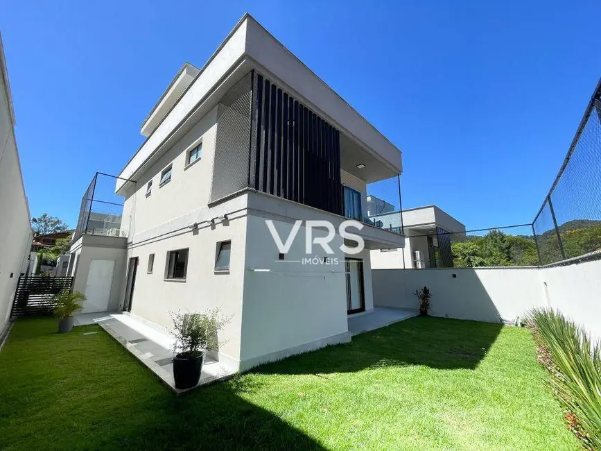 Foto 2 de Casa de Condomínio com 4 quartos à venda, 276m2 em Carlos Guinle, Teresopolis - RJ