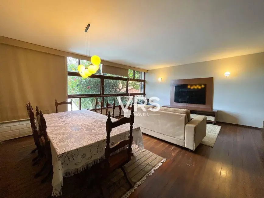 Casa com 5 quartos à venda, 510m2 em Iucas, Teresopolis - RJ - imagem 6 Foto 6 de Casa com 5 quartos à venda, 510m2 em Iucas, Teresopolis - RJ