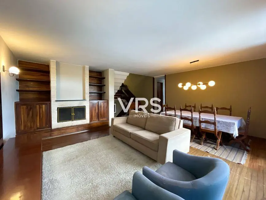 Foto 1 de Casa com 5 quartos à venda, 510m2 em Iucas, Teresopolis - RJ