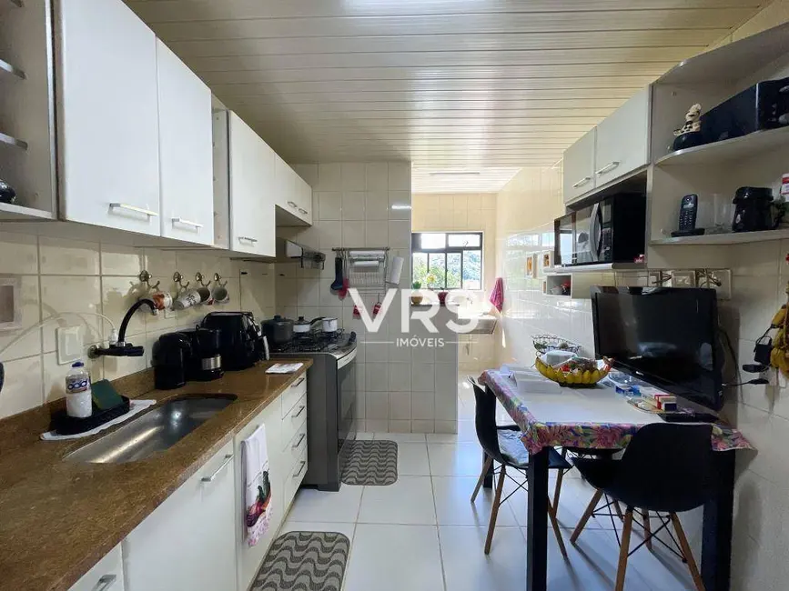 Cobertura com 3 quartos à venda, 102m2 em Agriões, Teresopolis - RJ - imagem 5 Foto 5 de Cobertura com 3 quartos à venda, 102m2 em Agriões, Teresopolis - RJ