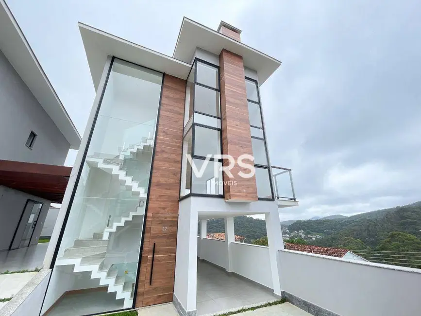 Foto 1 de Casa de Condomínio com 4 quartos à venda, 250m2 em Tijuca, Teresopolis - RJ
