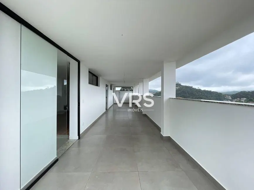 Foto 2 de Casa de Condomínio com 4 quartos à venda, 250m2 em Tijuca, Teresopolis - RJ